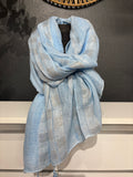 Foulard bleu ciel à motifs carrés argentés
