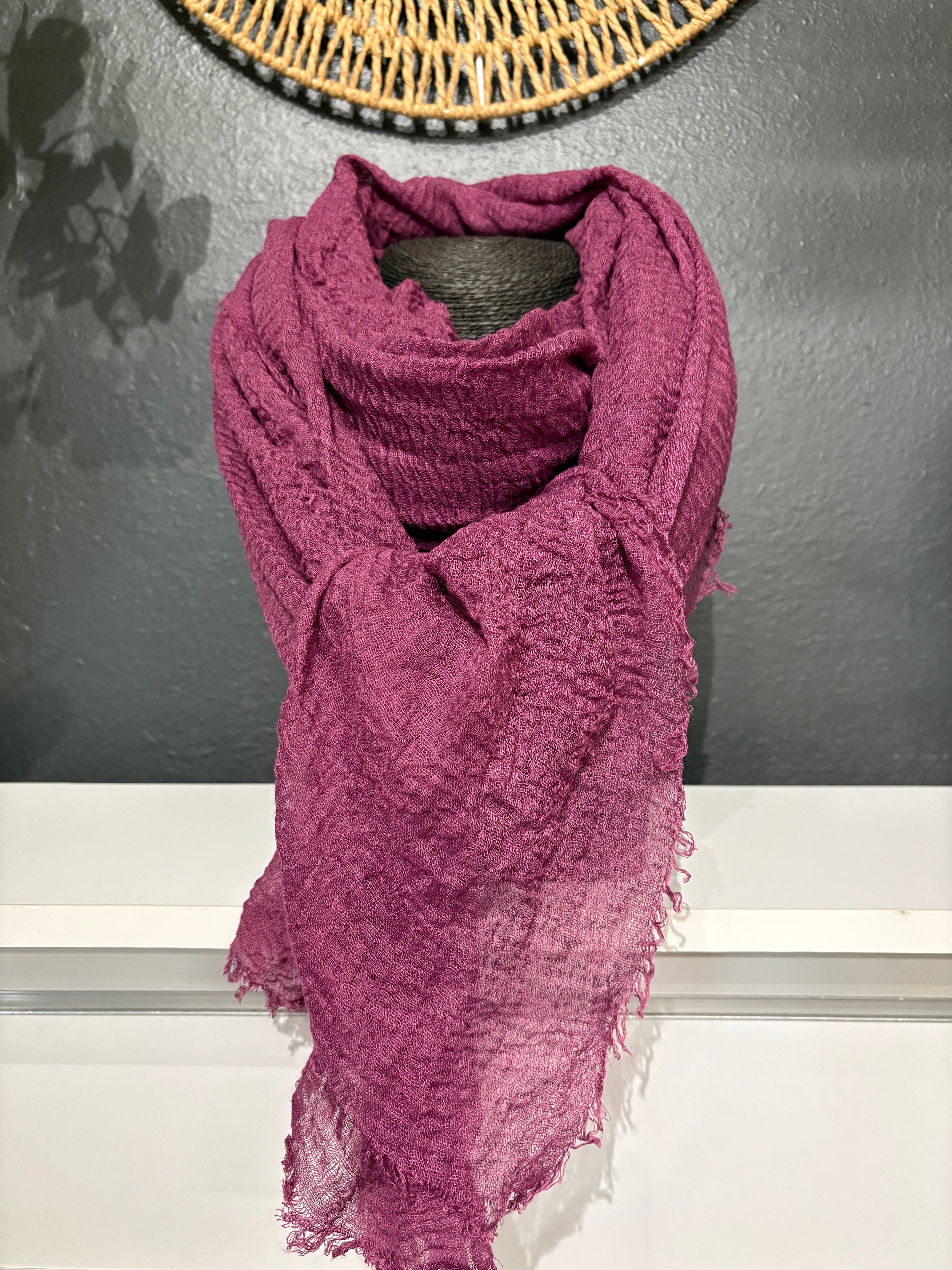 Foulard uni prune à franges